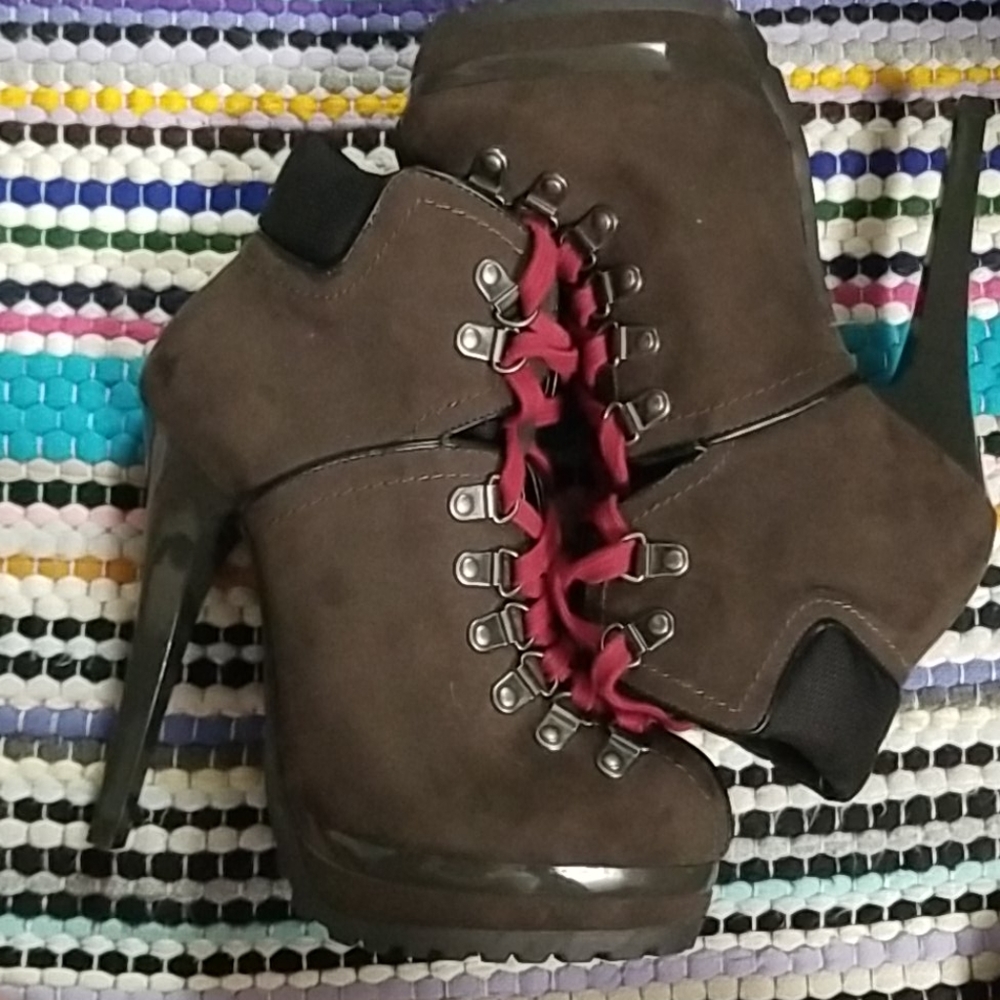 Brown Heeled Xhileration Boots